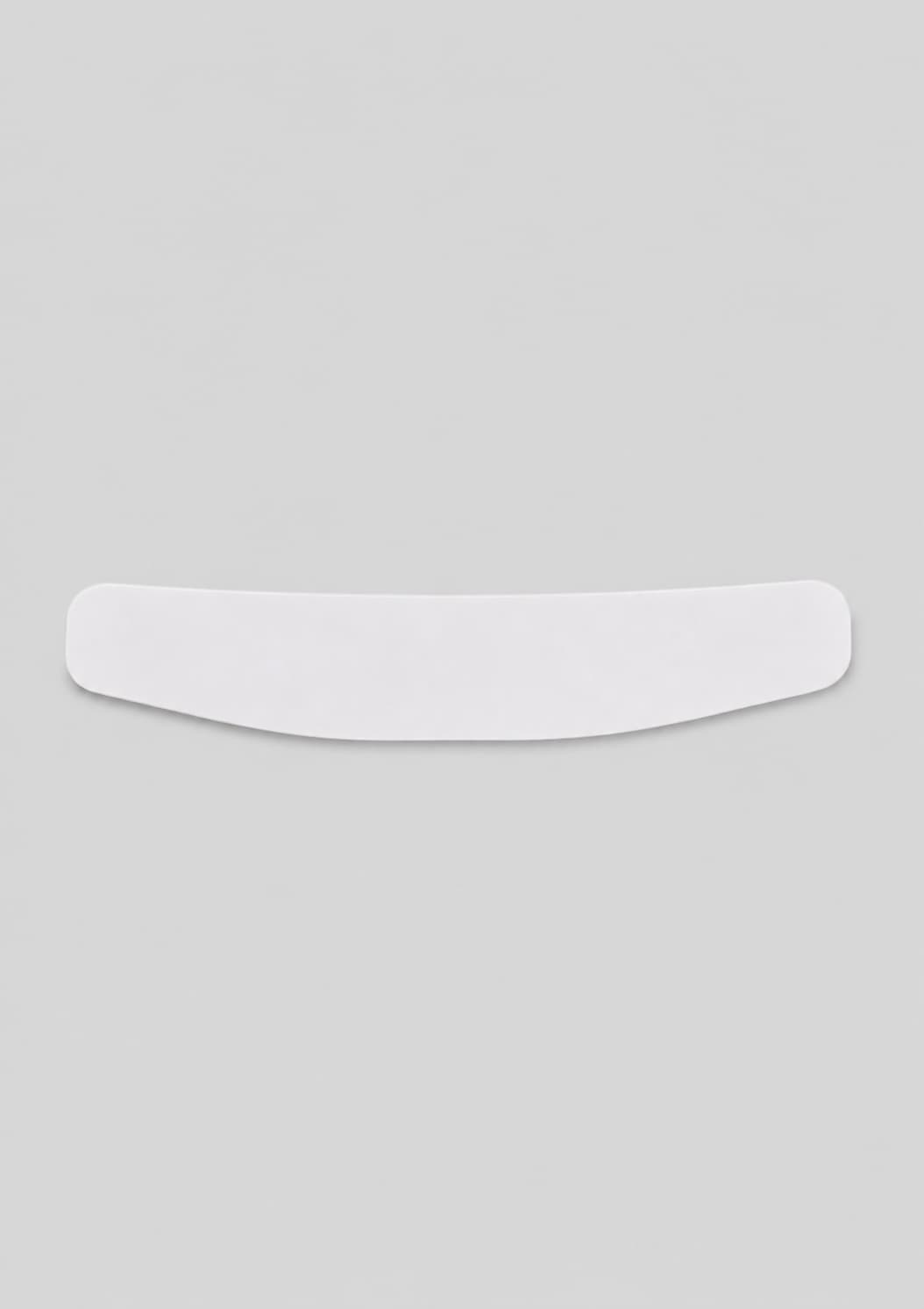 White rectangular collar on a gray background